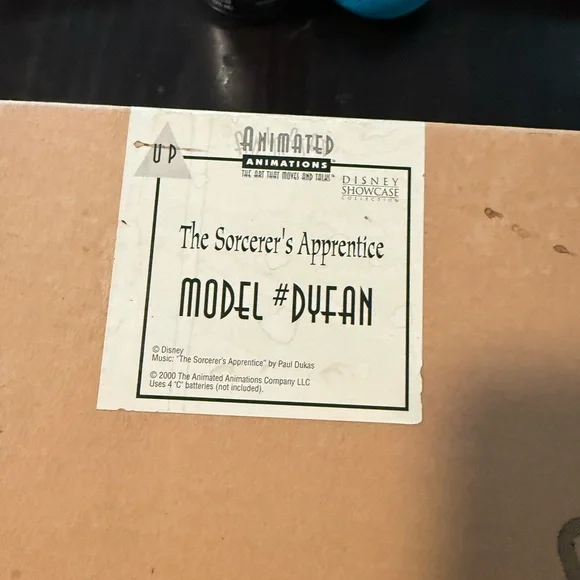 Disney’s Sorcerer’s Apprentice Animated Model - Picture 3 of 3